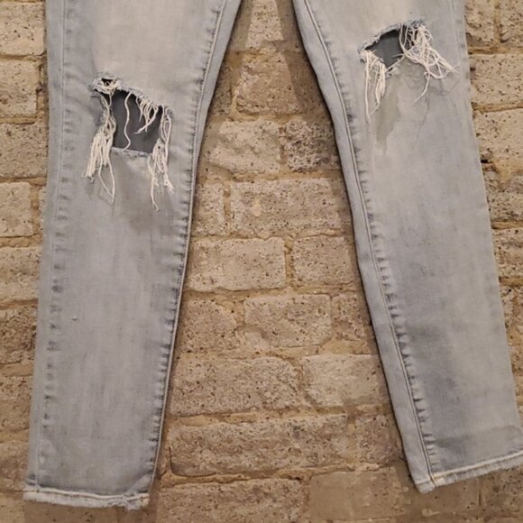 Women Distressed, Light Denim, Boyfriend Jeans. American Eagle. Size 4. - Picture 3 of 7